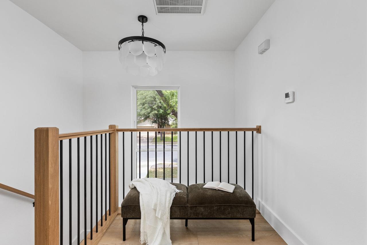 28-web-or-mls-2703 goldbridge dr-28.jpg