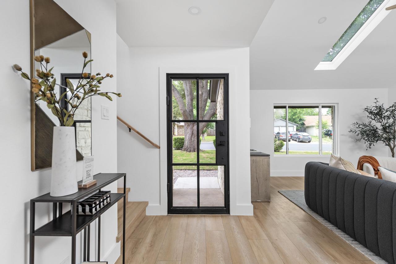 6-web-or-mls-2703 goldbridge dr-6.jpg