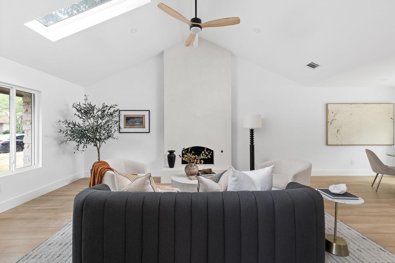 8-web-or-mls-2703 goldbridge dr-8.jpg