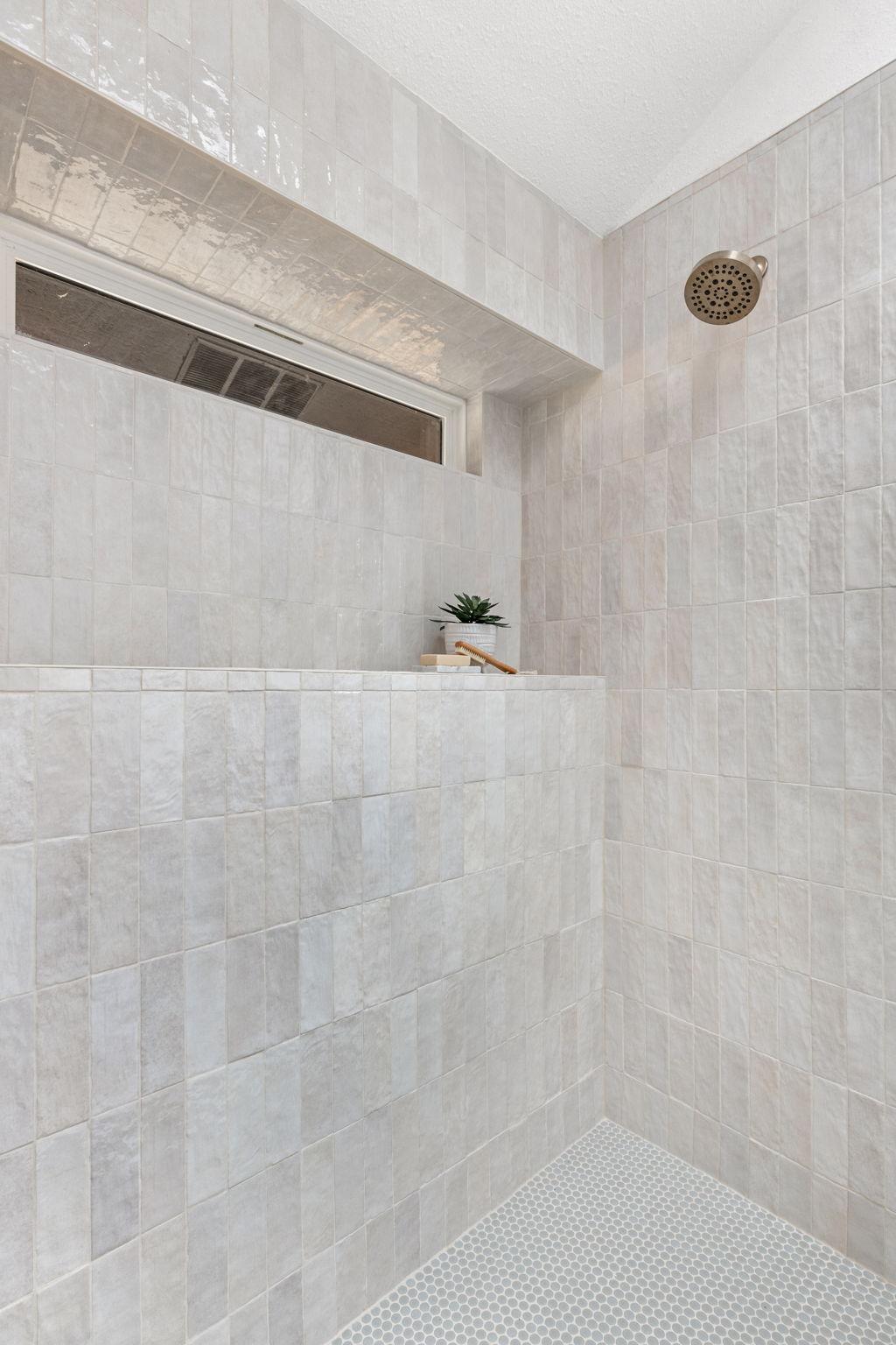 35-web-or-mls-2811 norfolk dr-30 2.jpg