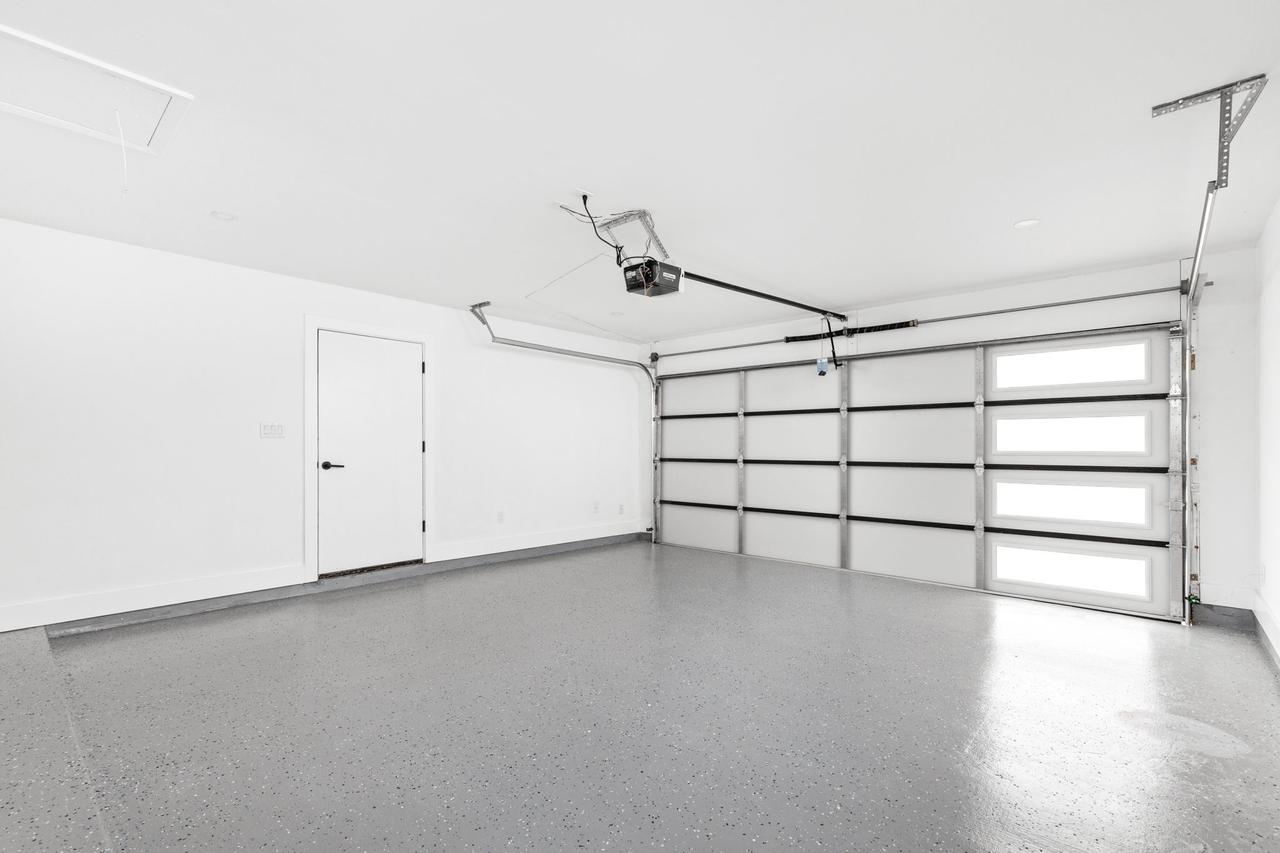 40-web-or-mls-2811 norfolk dr-35.jpg