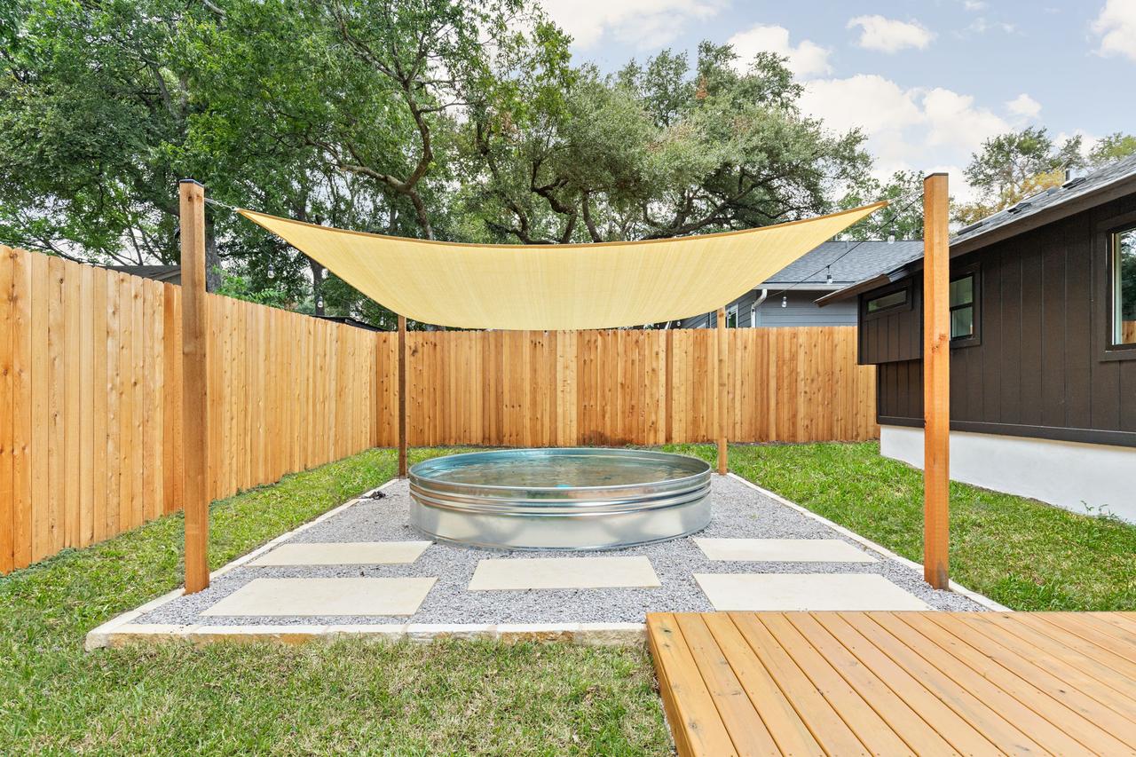 50-web-or-mls-2811 norfolk dr b grass-4 2.jpg