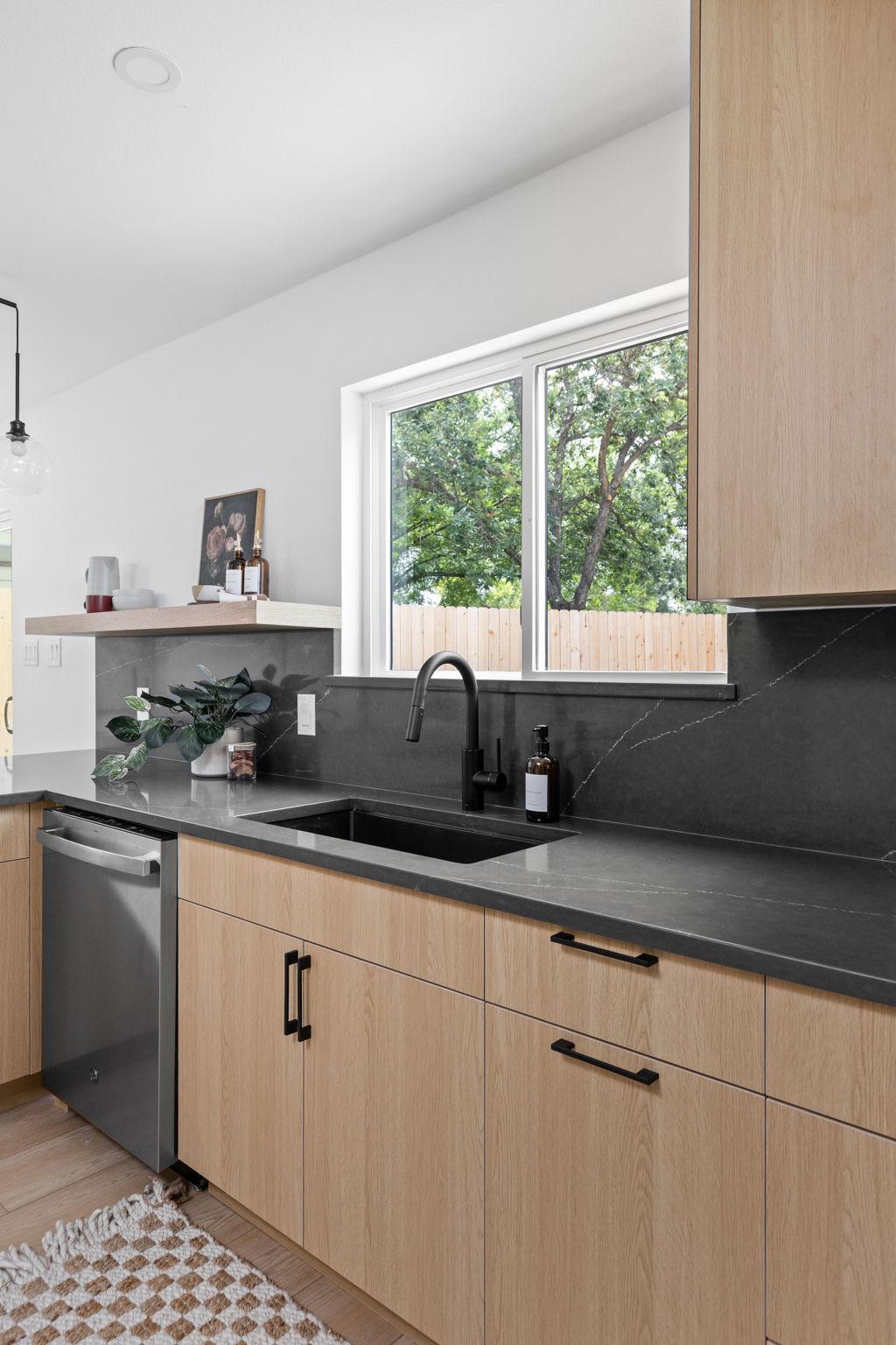 23-web-or-mls-2703 goldbridge dr-23.jpg