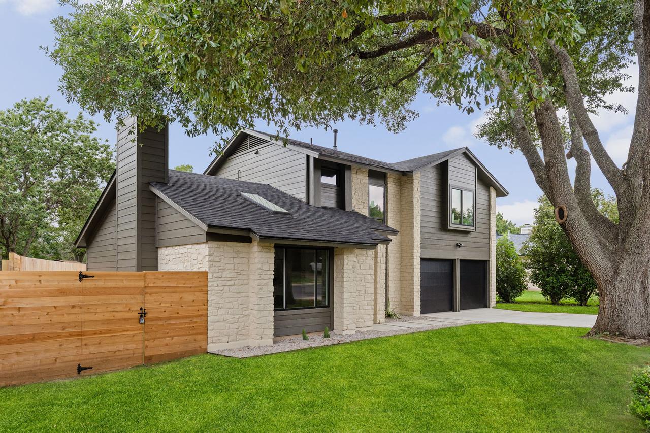 2-web-or-mls-2703 goldbridge dr ps-2.jpg