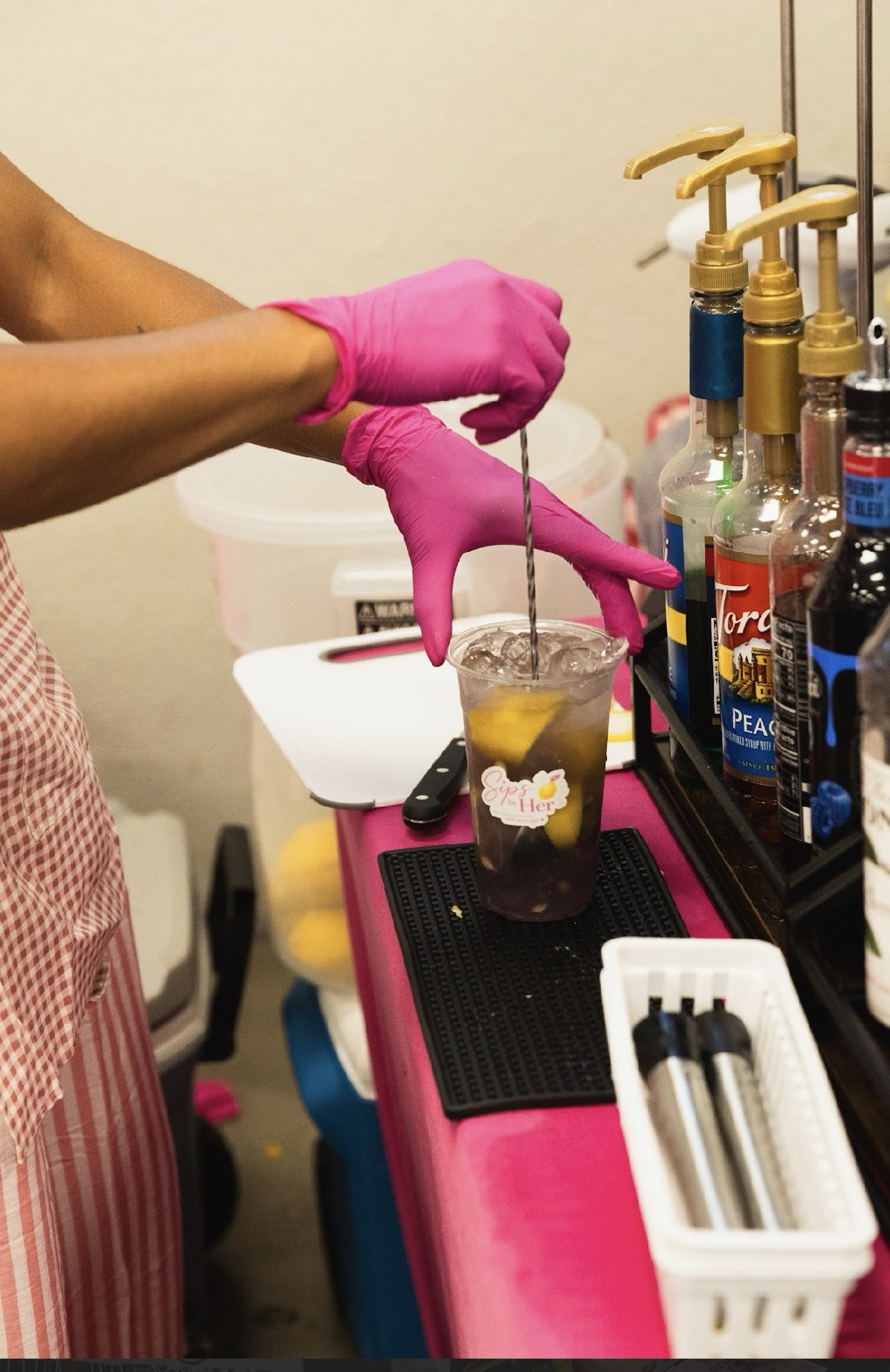 Preparing and mixing a Sips drink