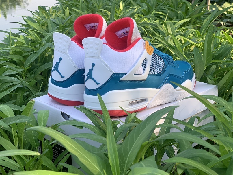 Air Jordan 4 Retro Messy Room angle 2