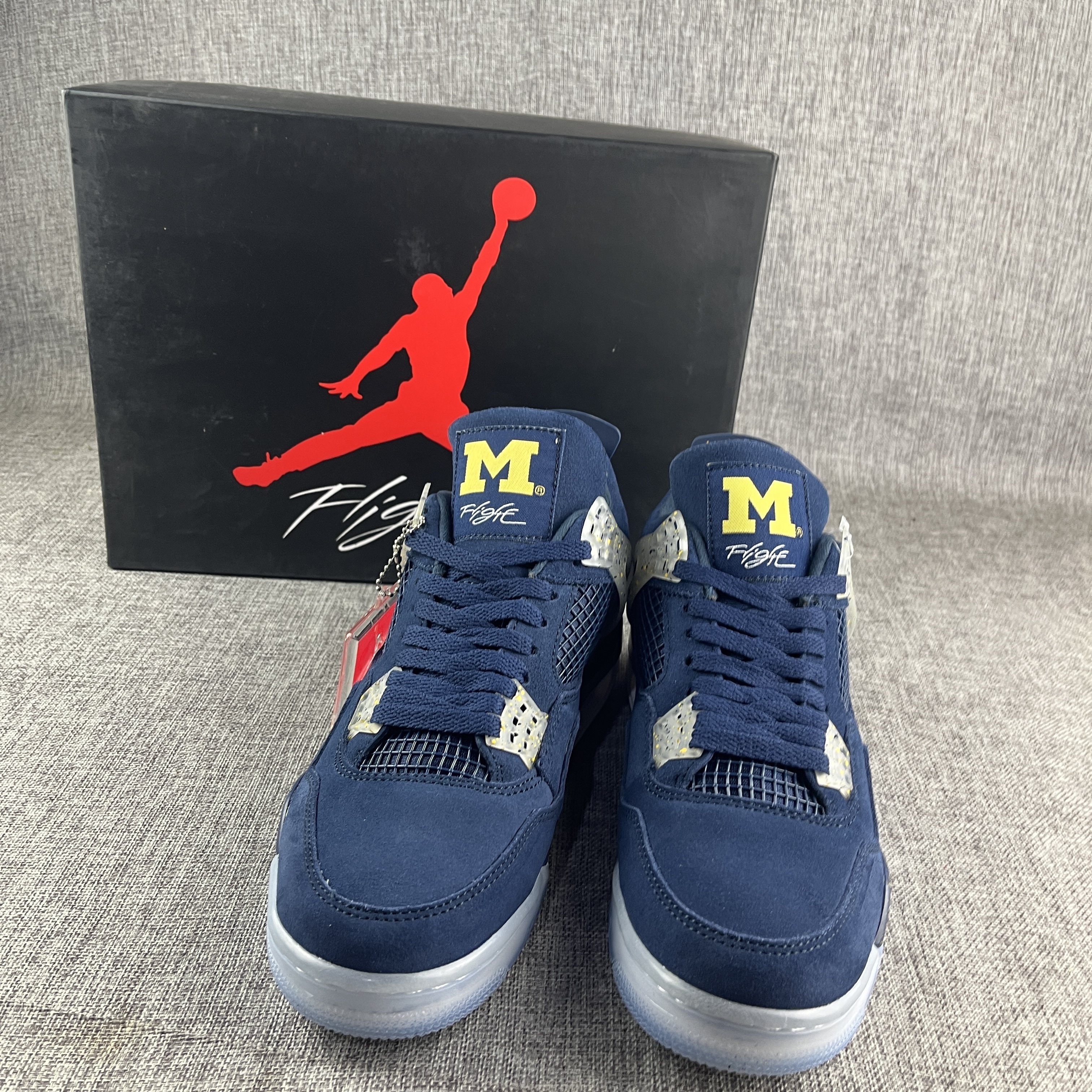 Air Jordan 4 Retro Michigan PE alternate