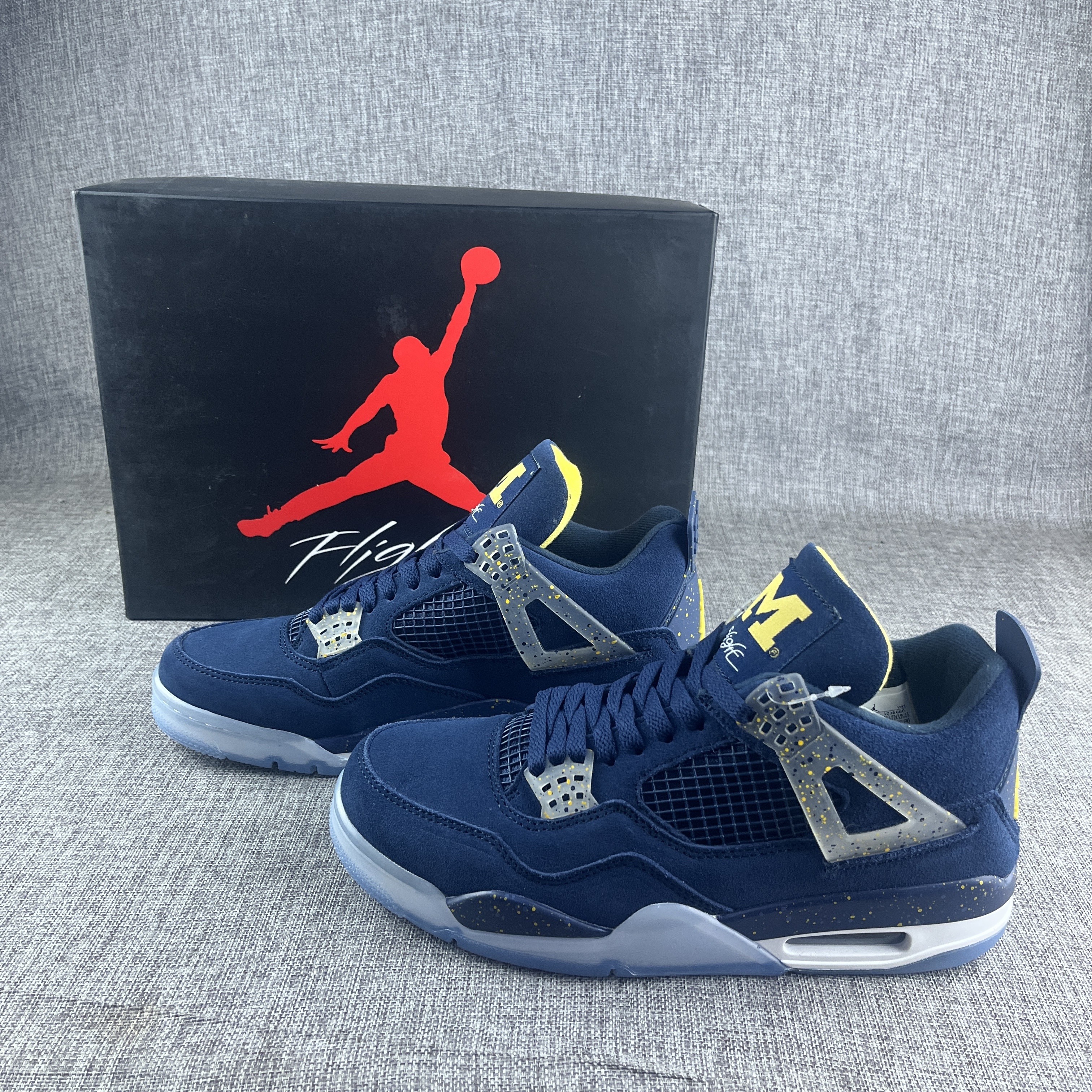 Air Jordan 4 Retro Michigan PE