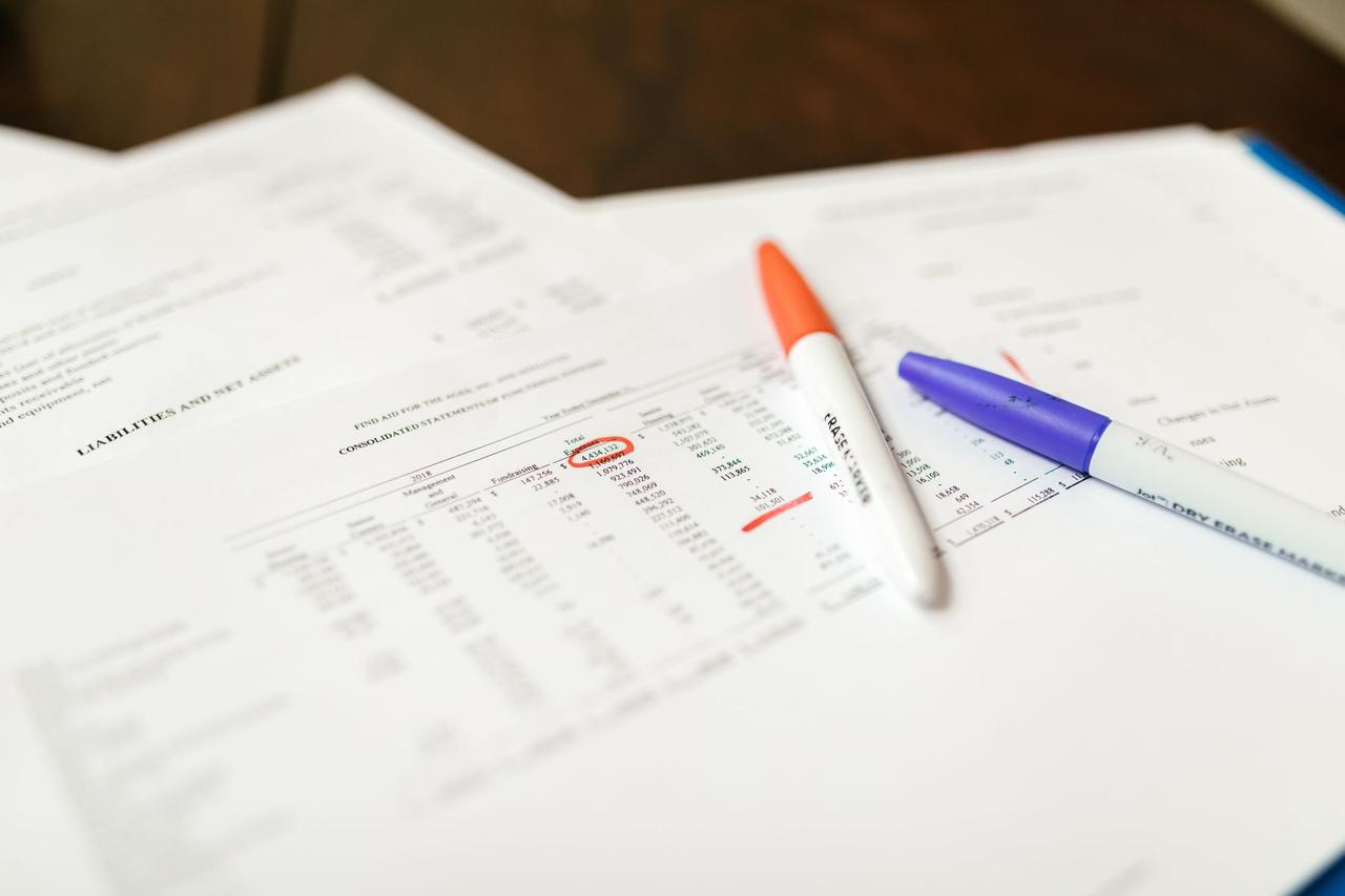1-opt2-document-review-markers.jpg