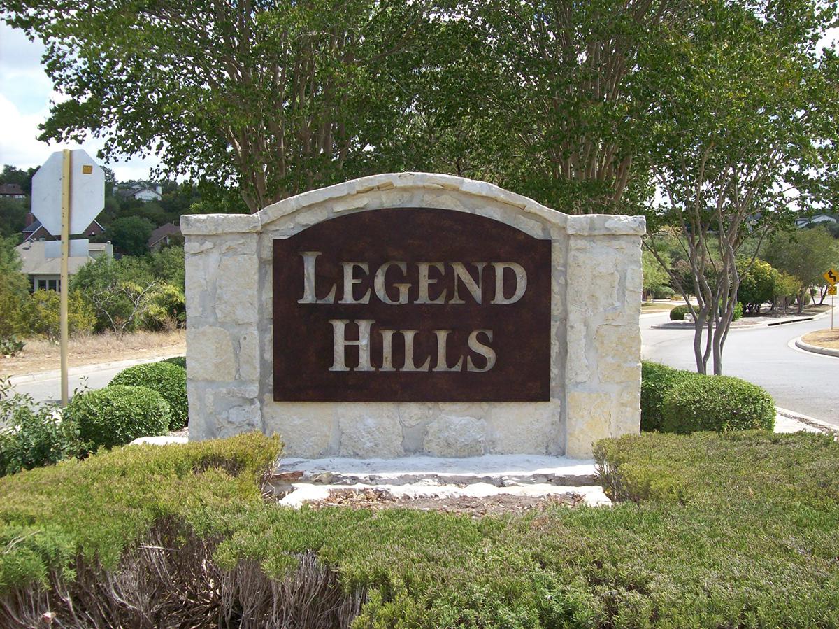 monuments-legend-hills.jpg