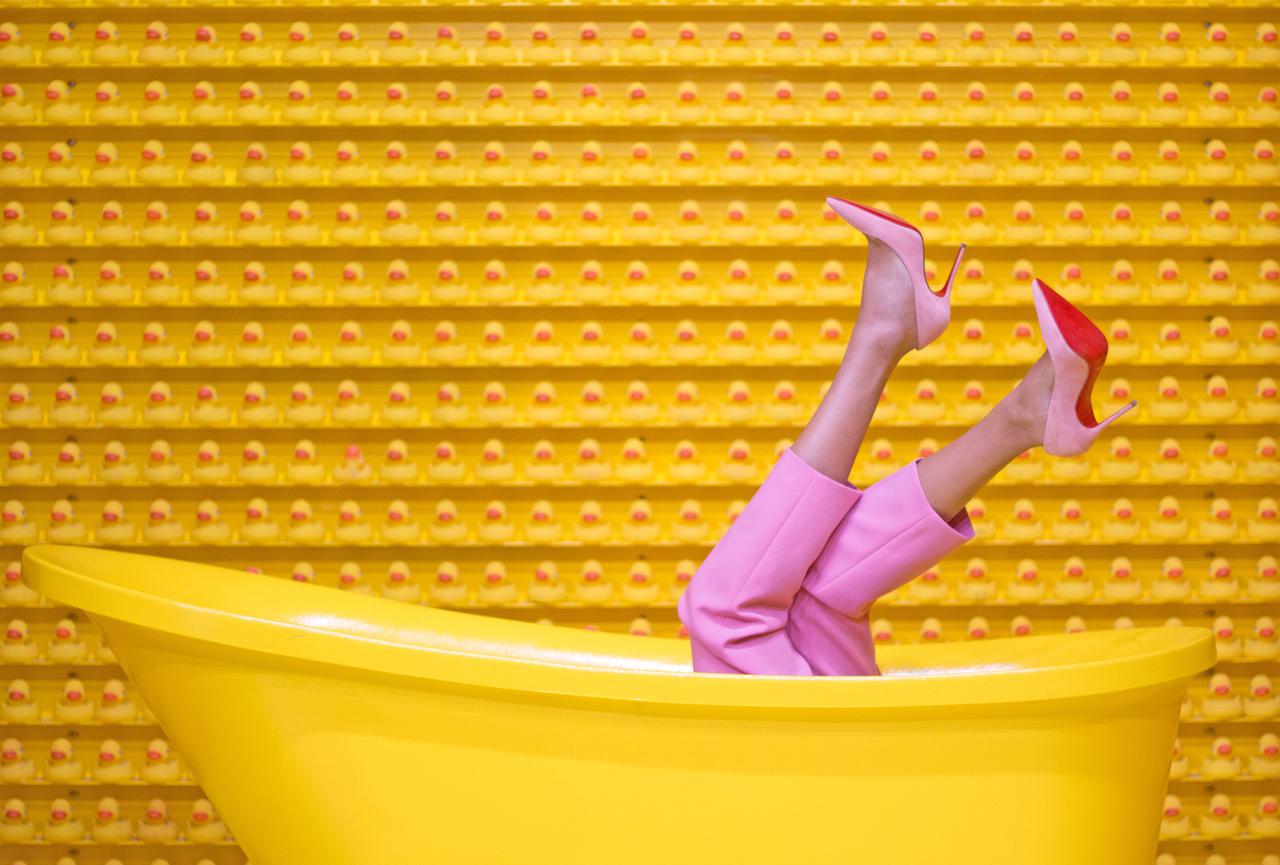 yellow-steel-bathtub-1630344.jpg