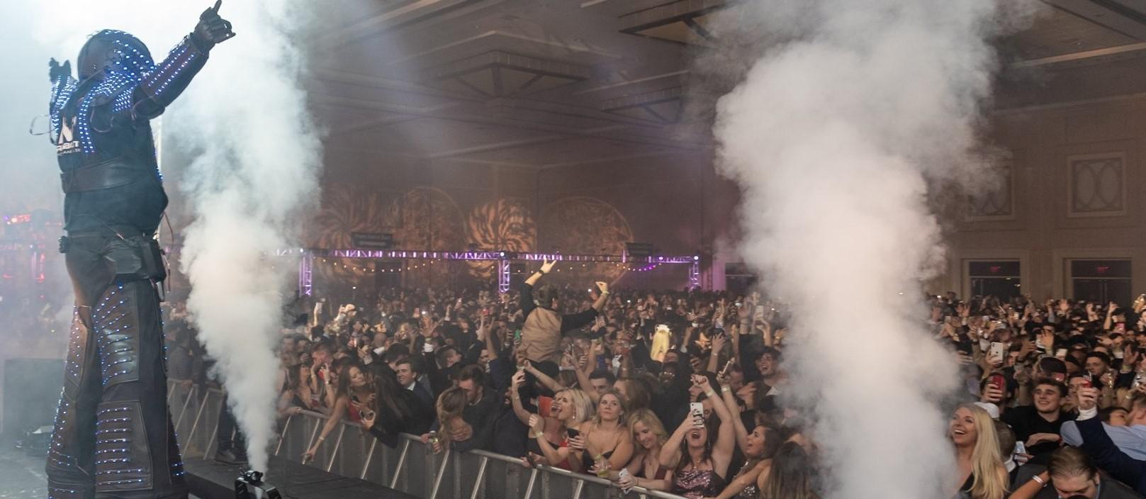 led robot - crowd - midnight = web site.jpg