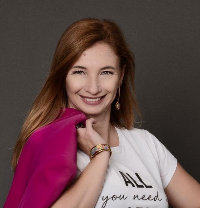 poza cristina ionescun.jpg