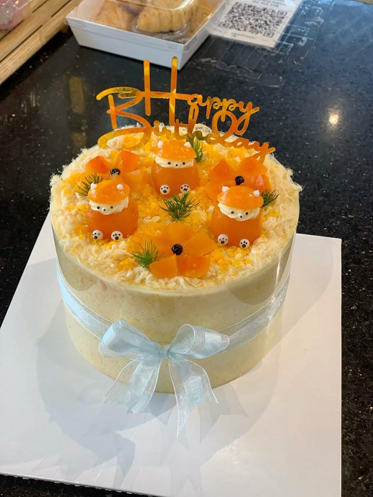 Bánh bông lan trứng muối sinh nhật