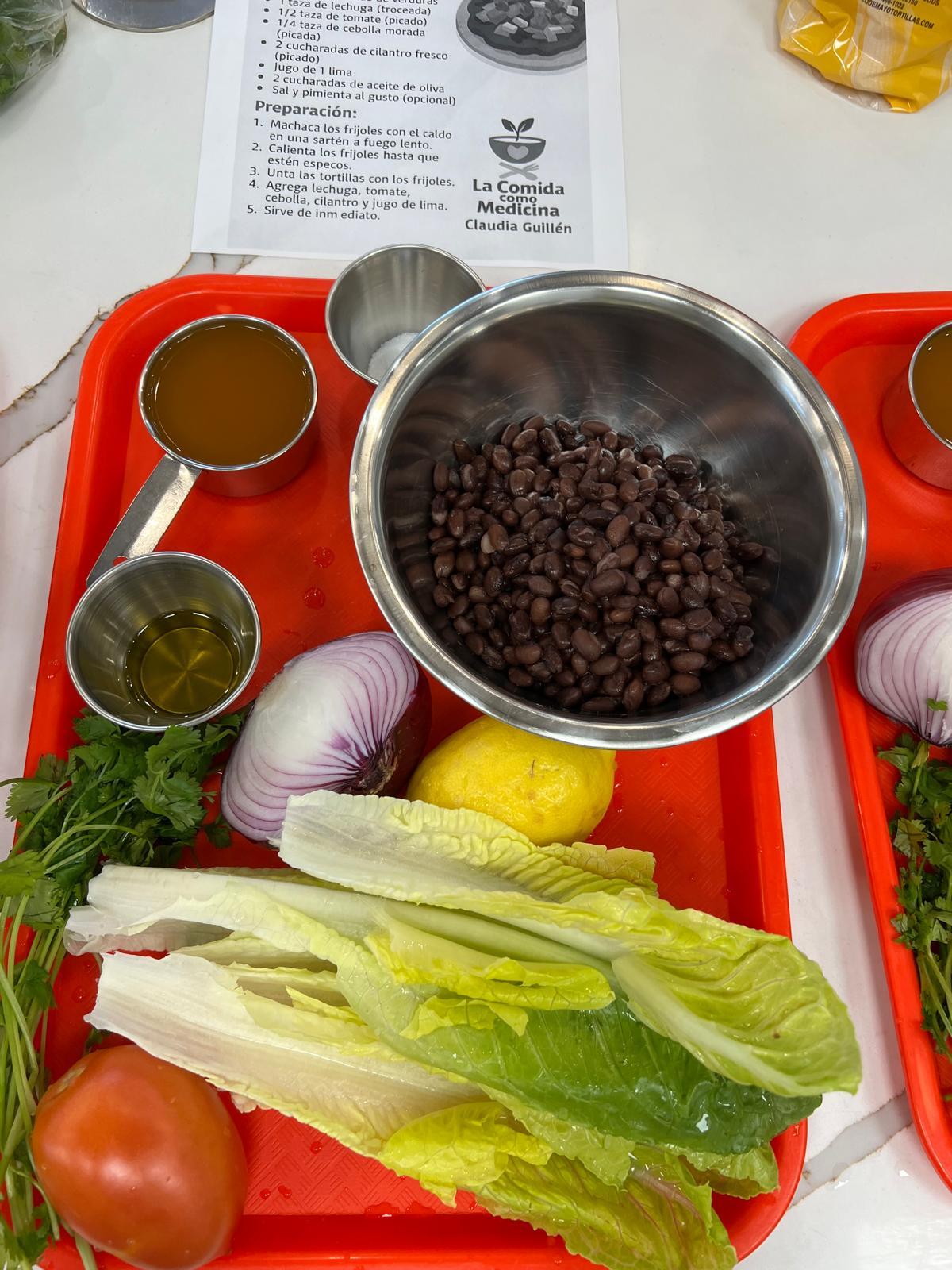 tostadas frijoles negros.jpeg