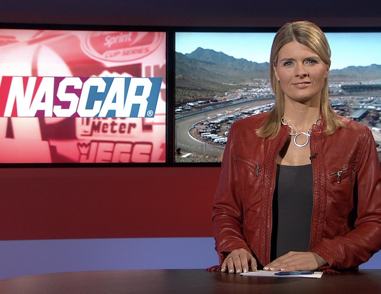 maren braun nascar servus tv kopie 2.jpg