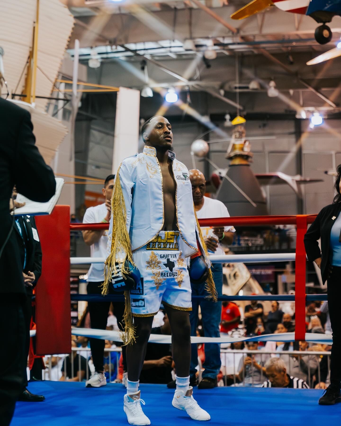 Boxing moment