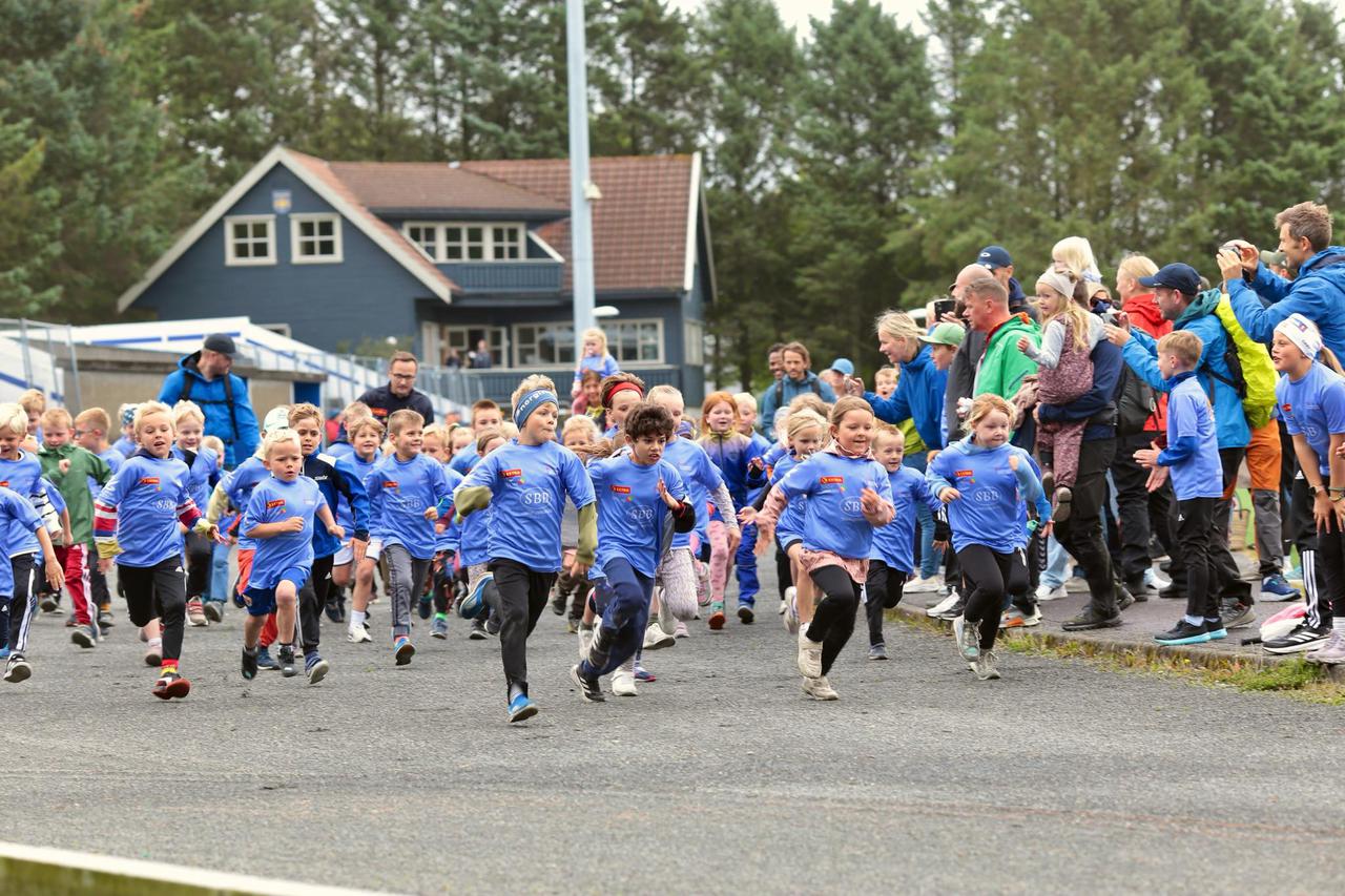 2. starten på barneløpet.jpg