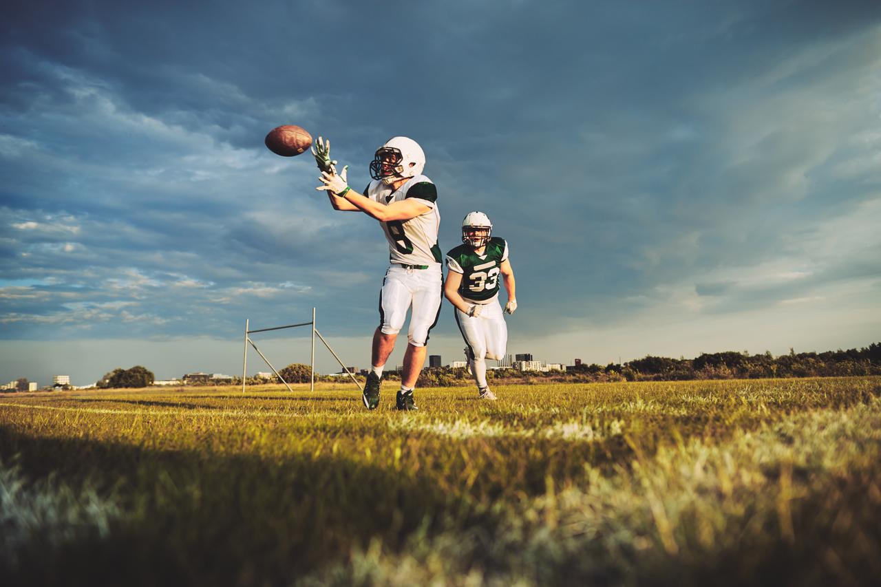 american-football-player-catching-a-pass-during-te-2026-03-09-04-33-06-utc.jpg