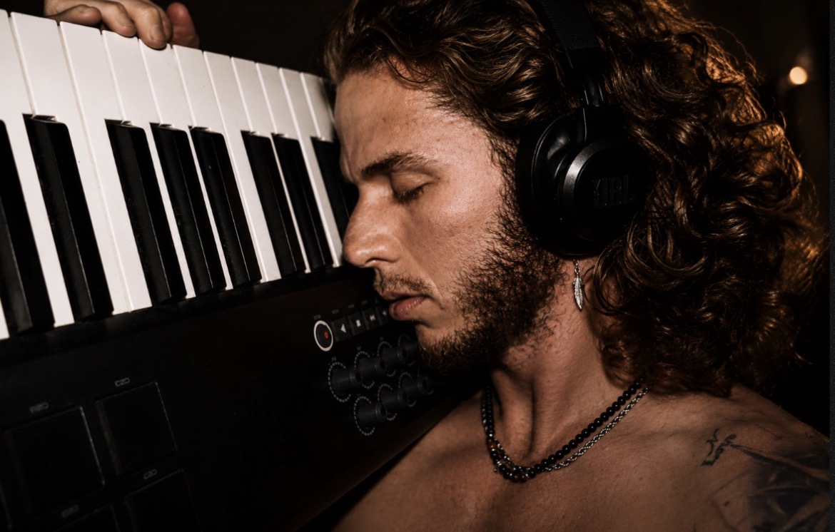 Miguel Nior promotional photo