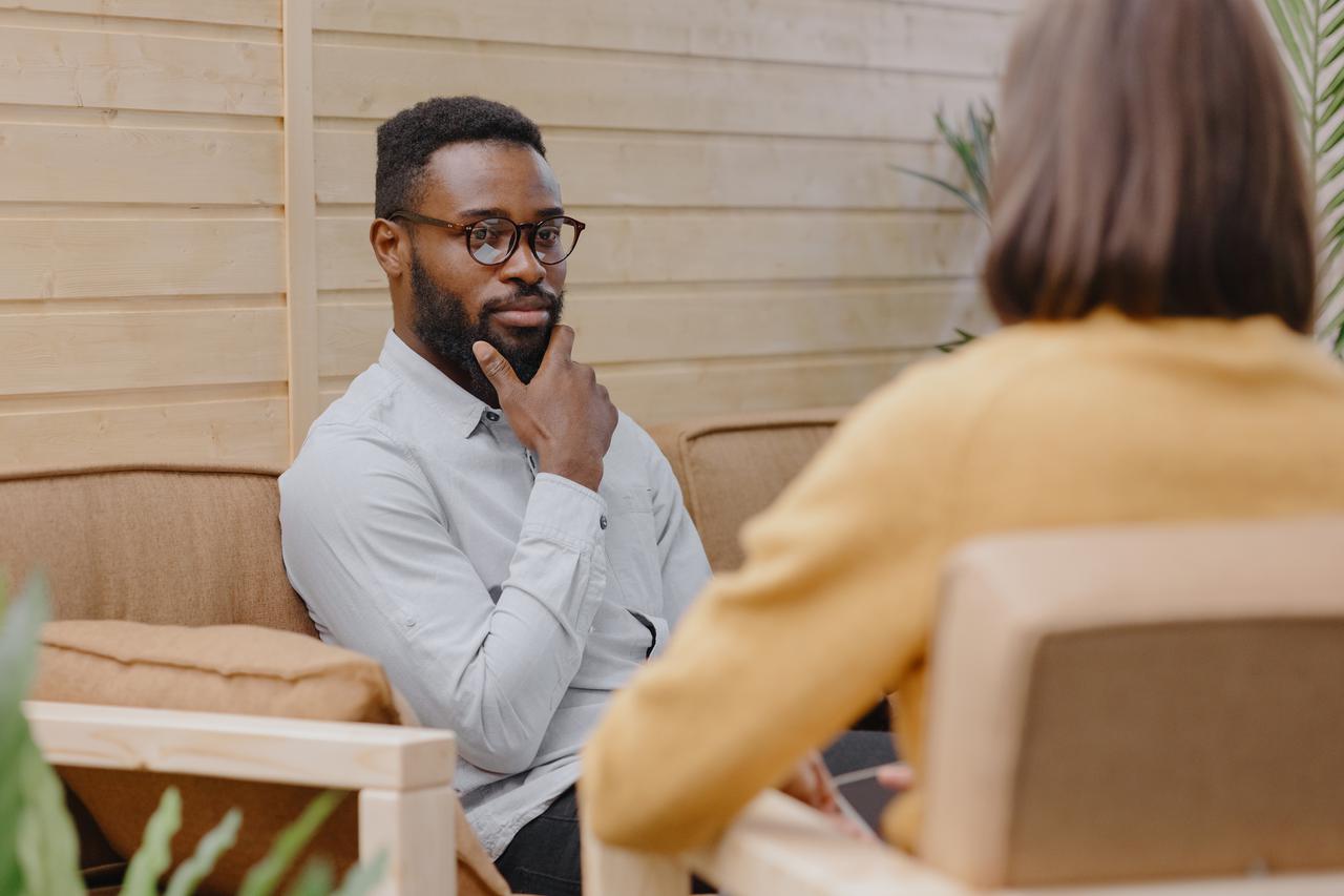 male-psychologist-conducts-a-patient-s-appointment-2025-02-22-17-49-31-utc.jpg