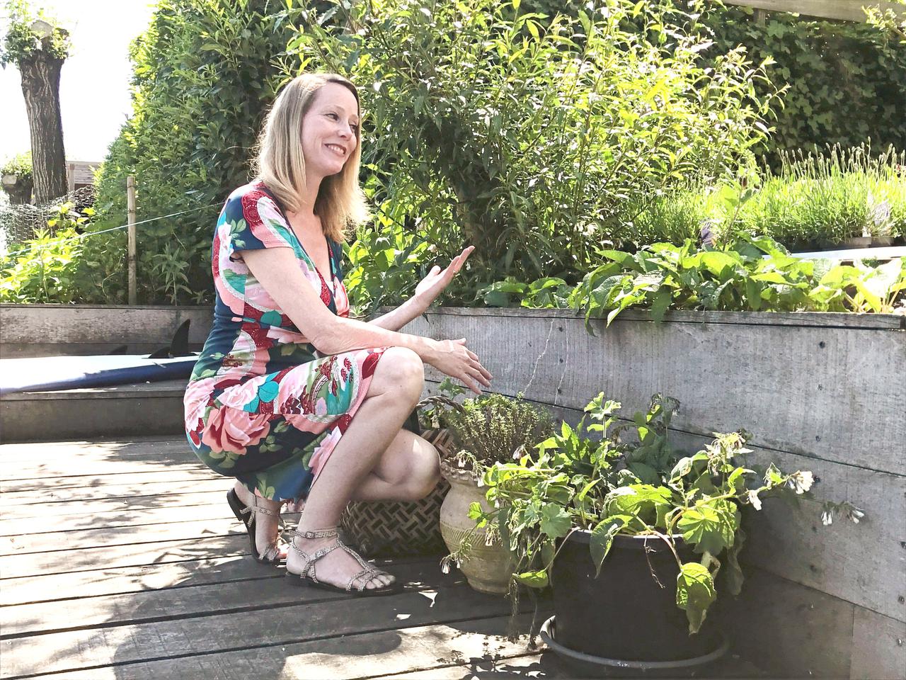 <strong>Creating playful natural gardens</strong> - Pieternella Tuinontwerp - customer: Miriam with herbs and willows.