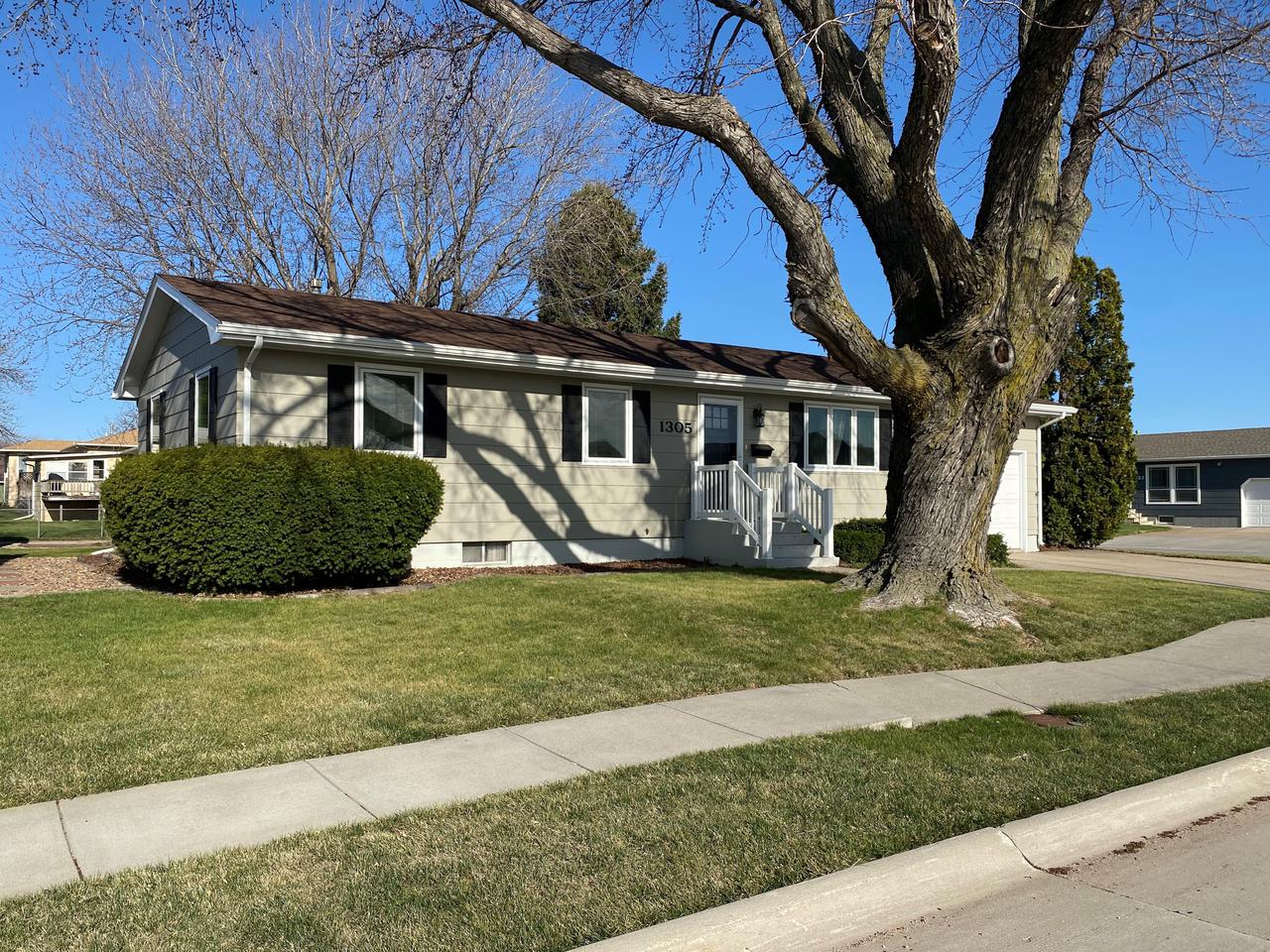 Holdrege NE Homes for Sale NAS Realty