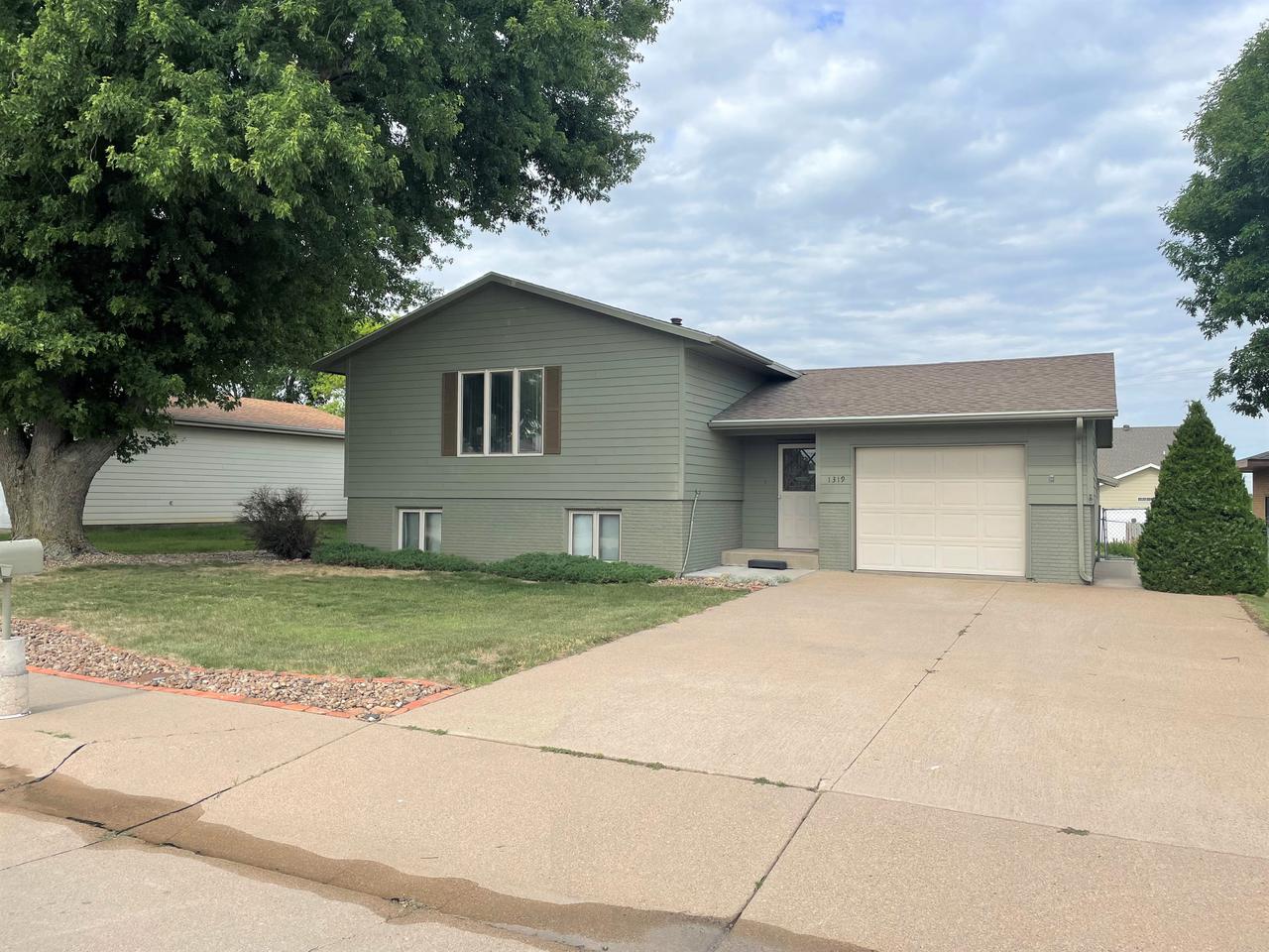 Holdrege NE Homes for Sale NAS Realty
