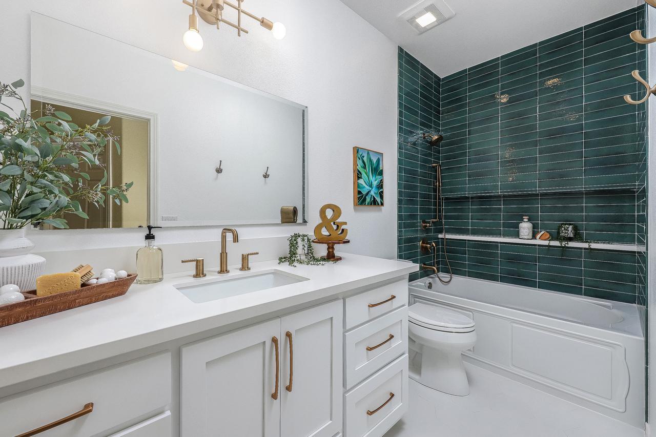 palmdale-bathroom.jpeg