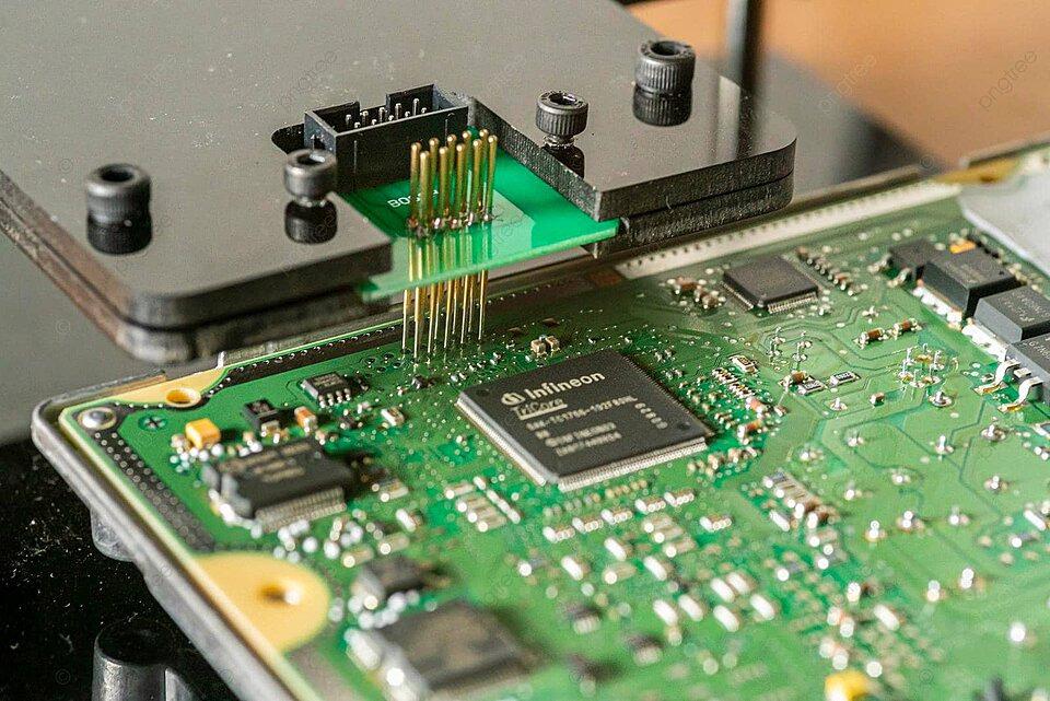 pngtree-car-ecu-bench-reading-method-4-alientech-service-electric-photo-image_35957894.jpg