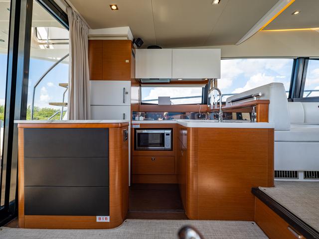 52ft prestige 500 fly _ whiskey and waves 53.jpg