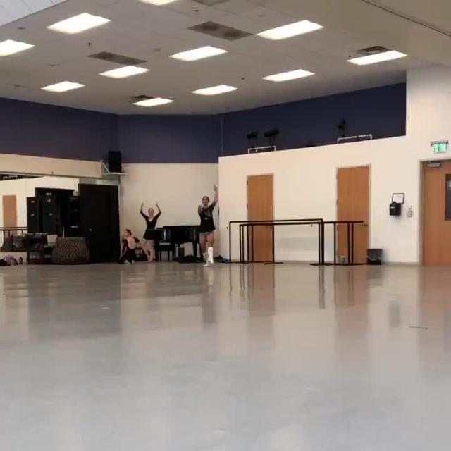 joined_video_06e6b3db34c14bbc9b8be42cca23e7fd.mp4