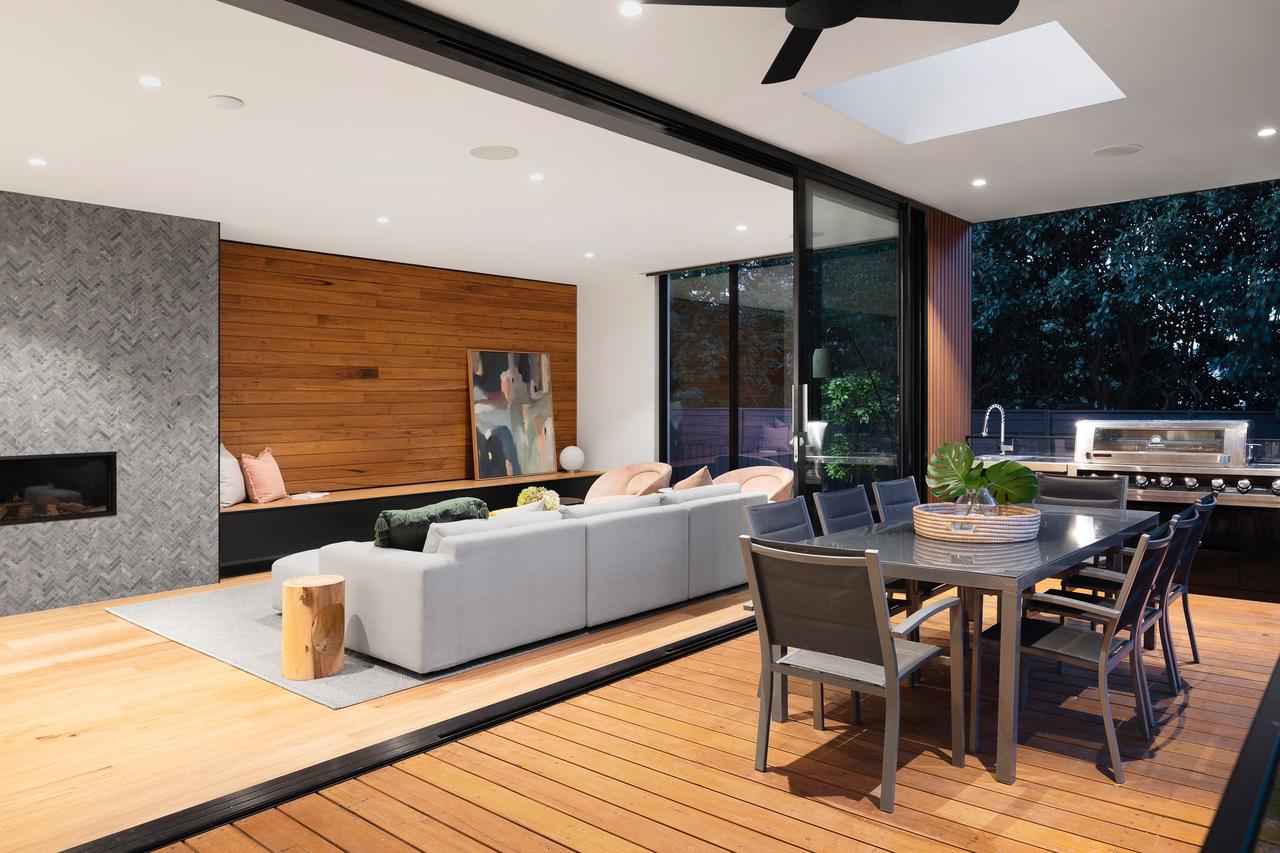 More info: https://www.rarchitecture.com.au/parkdale_house_balwyn
Photography: Dylan James - https://dylanjames.com.au/