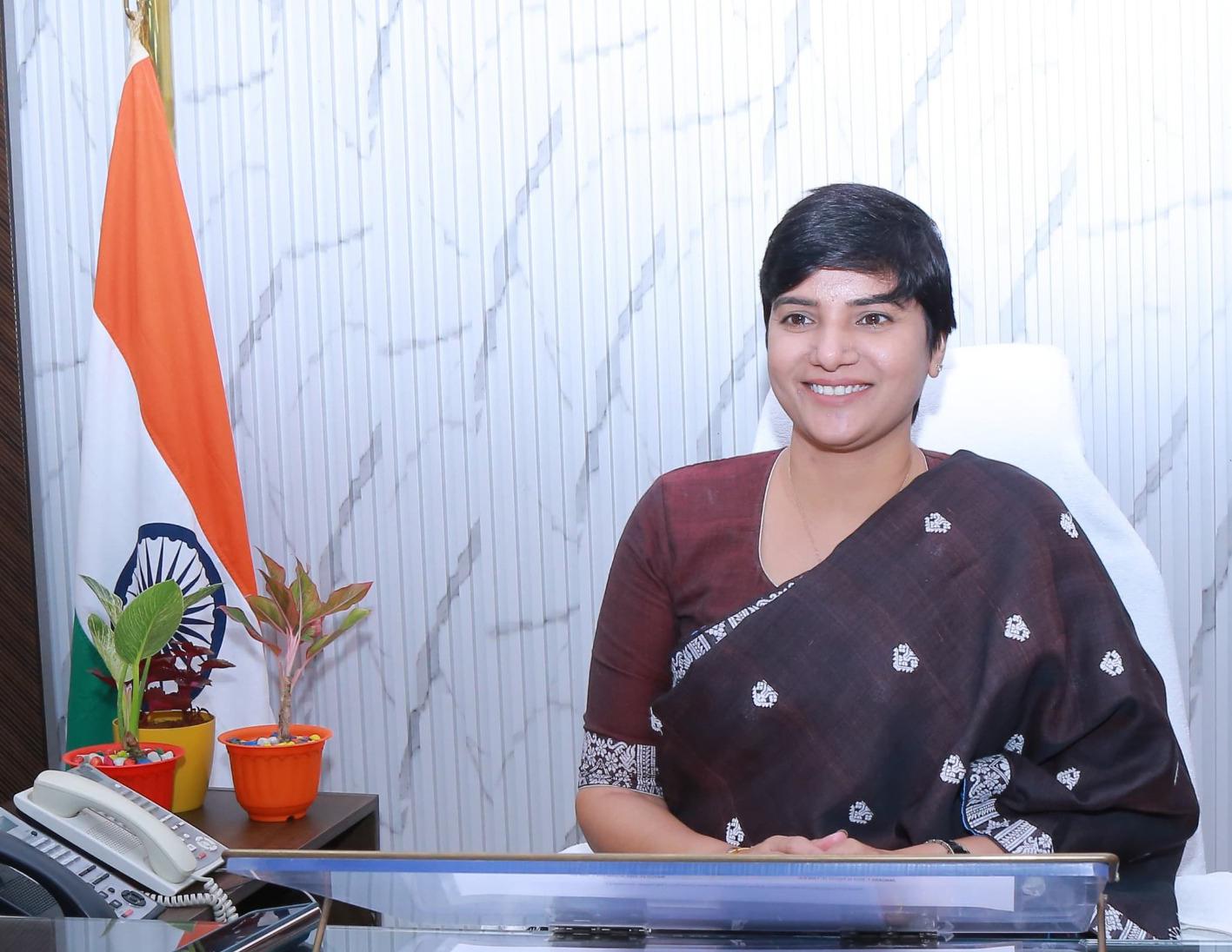 hari_chandana_ias.jpg