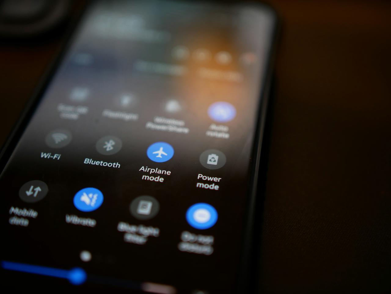 Airplane mode is ON! Wi-Fi and Bluetooth are OFF. Let's go!