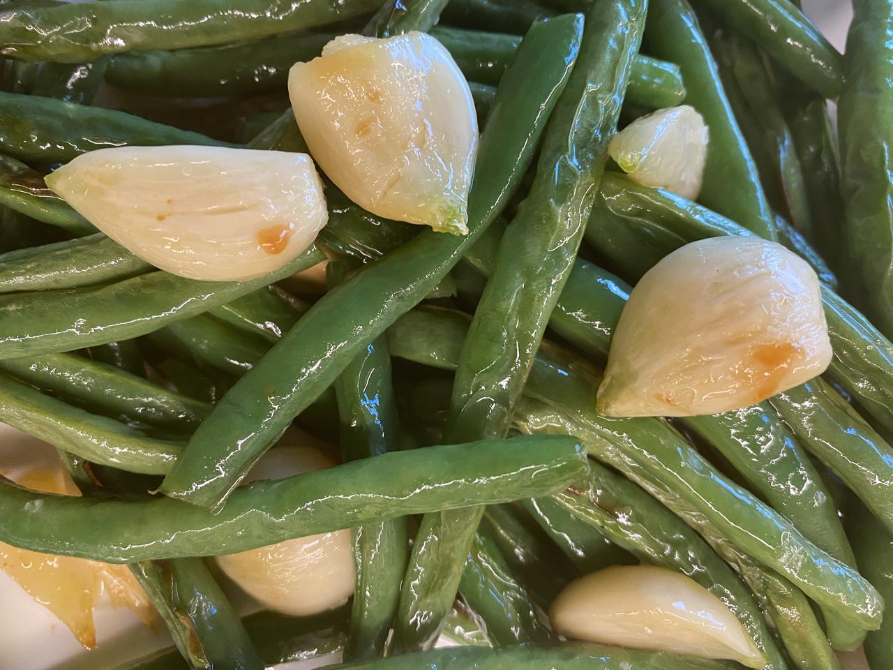 5 green beans garlic.jpeg