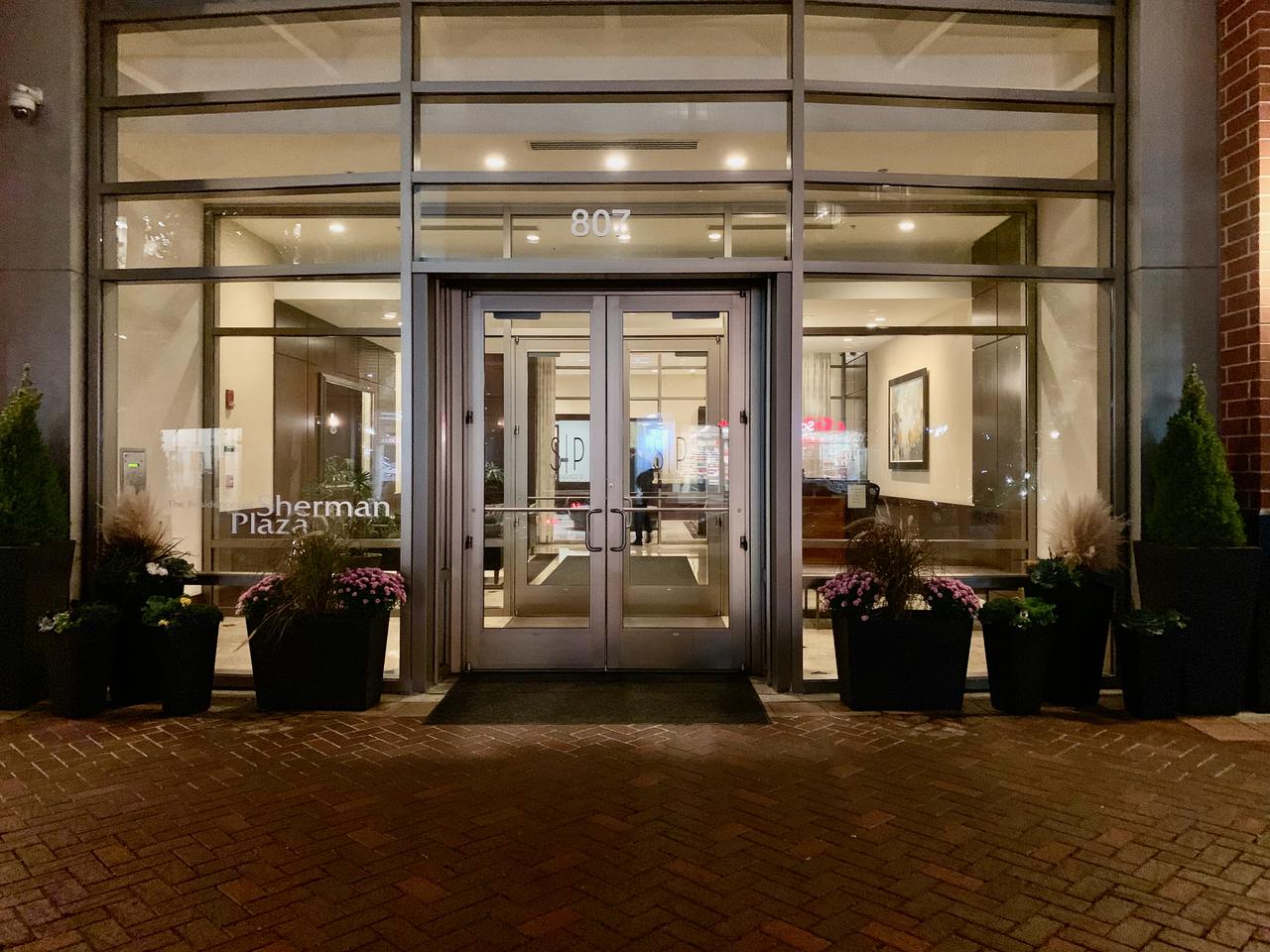 '19 condo outside.jpeg