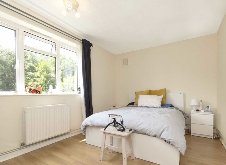 Flat at Ricards Road, Wimbledon