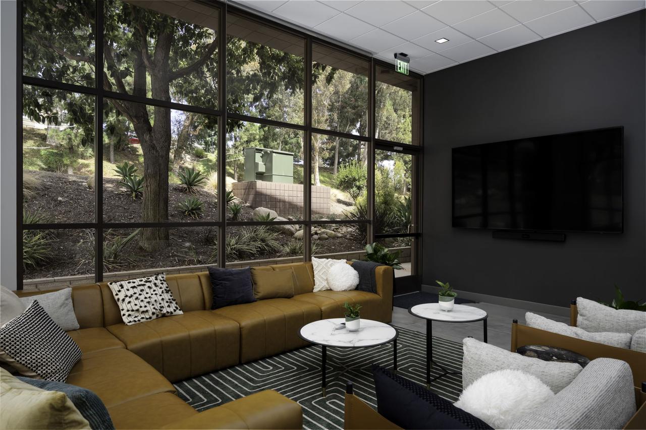 cafe, lounge, coffee bar.jpg