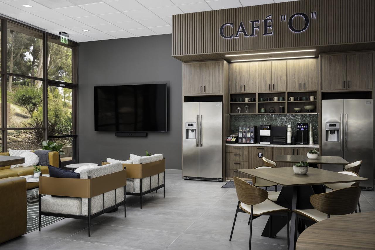 coffee bar, lounge, cafe 2.jpg