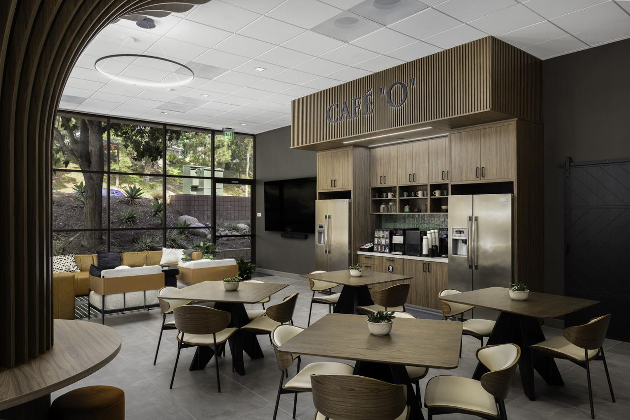 coffee bar, lounge, cafe.jpg