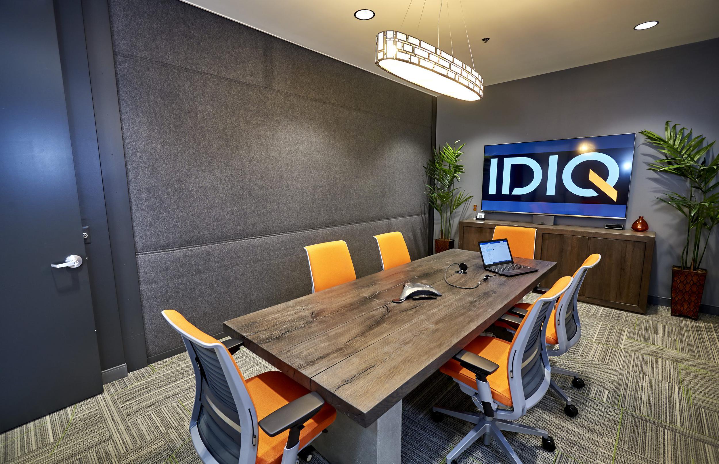 idiqwall-0518-15-scaled.jpg