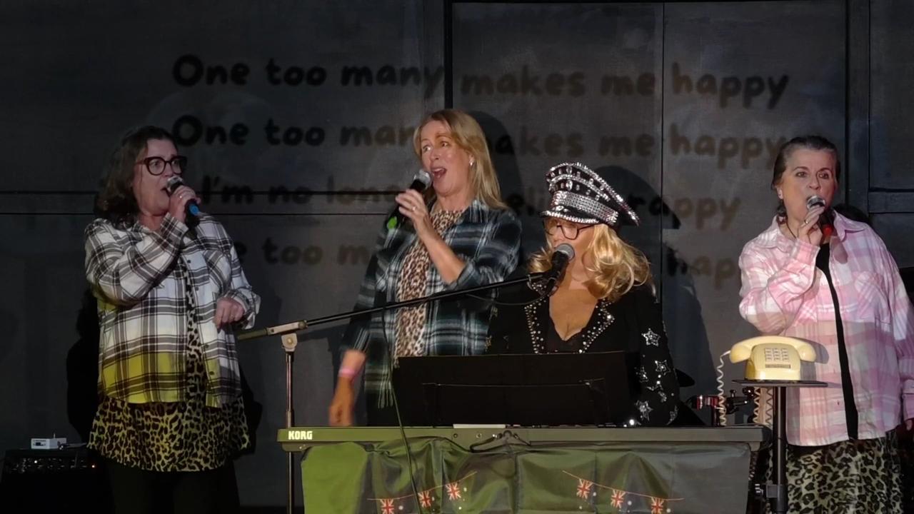jo mid sing.jpg