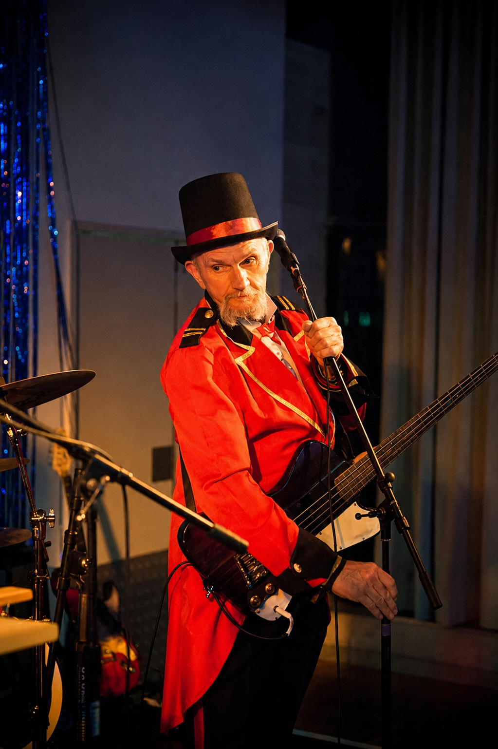 geordie leach bass.png