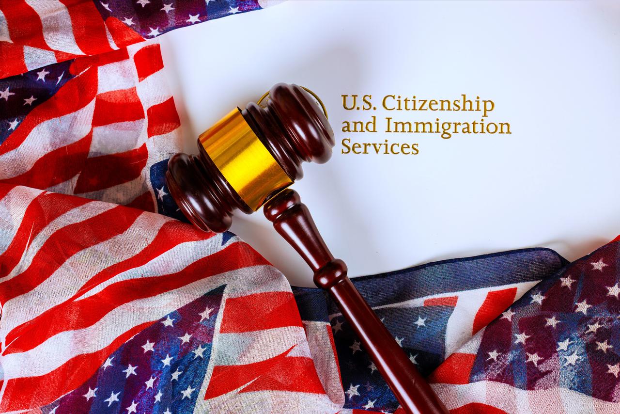 Oficina profesional de consulta para preparación de documentos inmigratorios