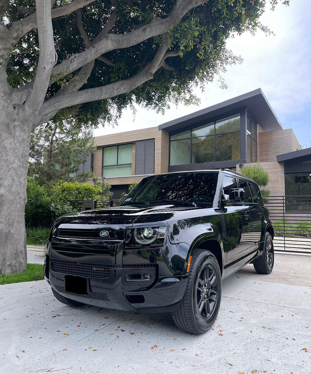 land rover defender p400 v6 new.png