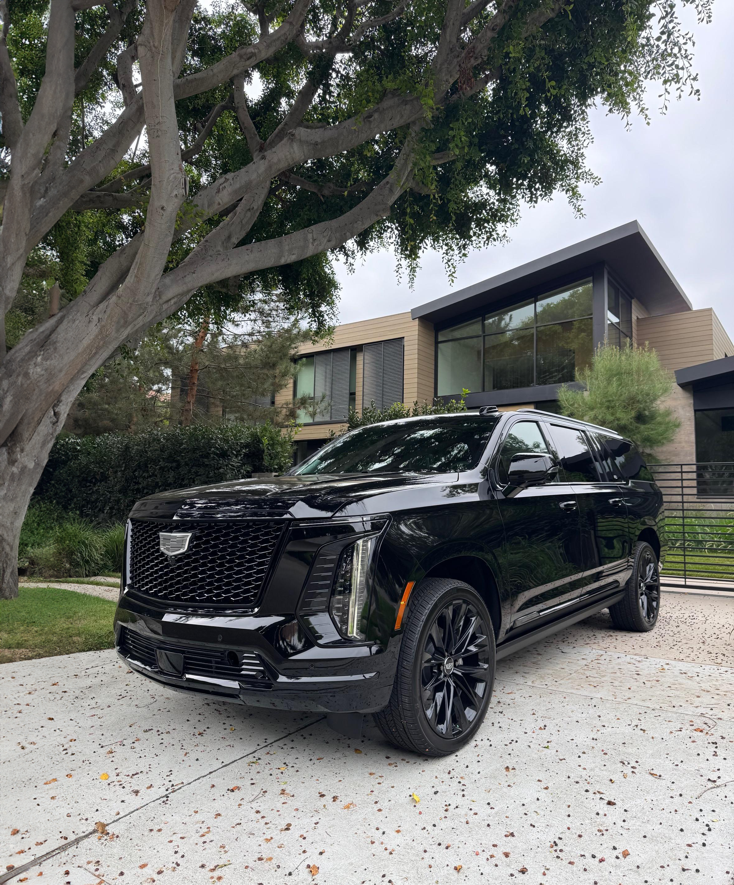 cadillac escalade esv sport platinum 2026 onyx package - new.png