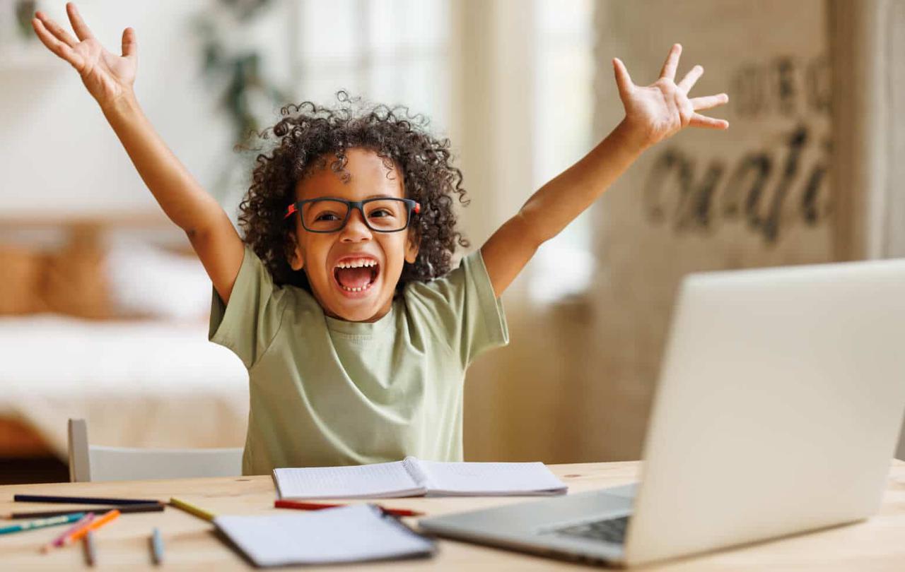 online-learning-in-a-supportive-environment.jpg