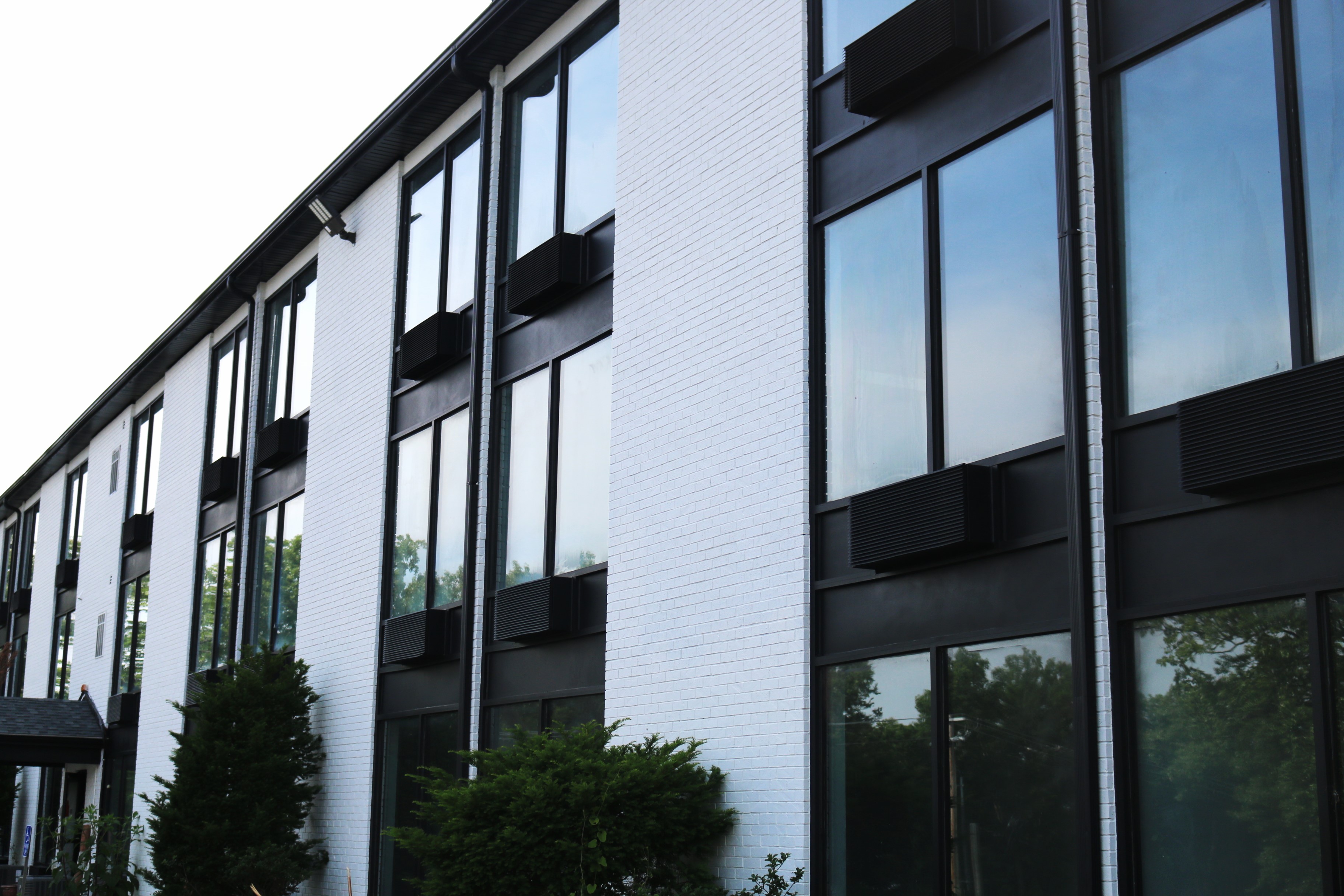 Modern studio apartment with kitchenette in Branson