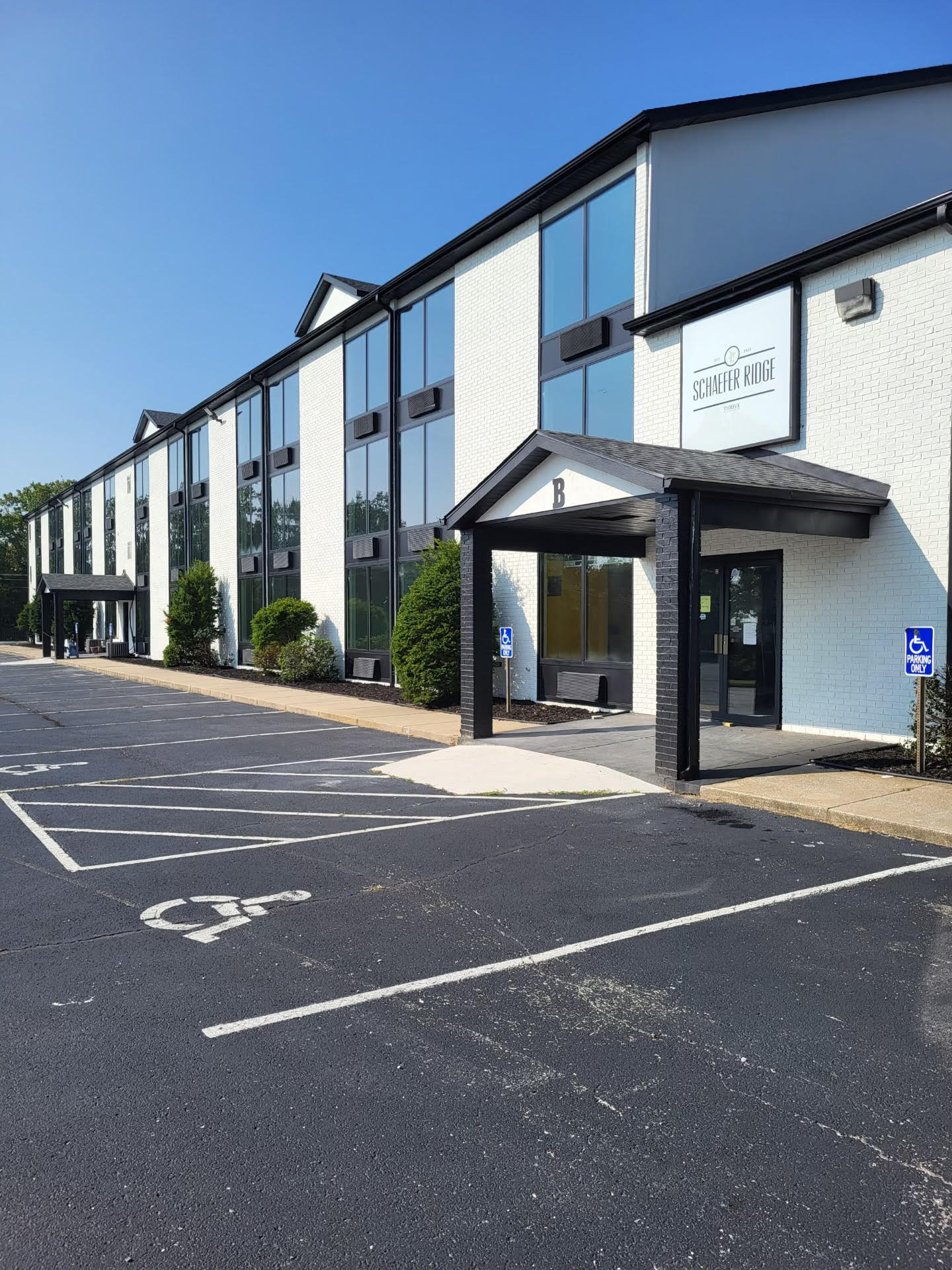Exterior of Schaefer Ridge Apartments